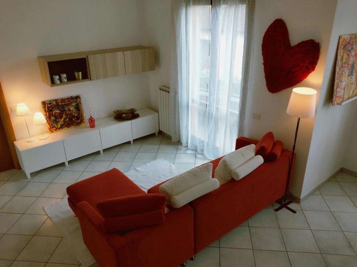 Olgiate Comasco La Casa Del Cuore - Luxury Apartment מראה חיצוני תמונה