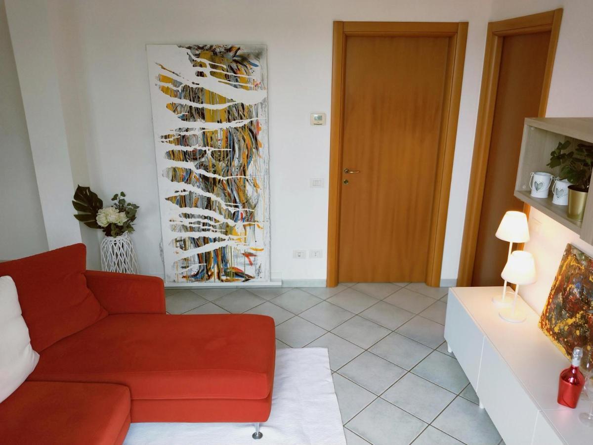 Olgiate Comasco La Casa Del Cuore - Luxury Apartment מראה חיצוני תמונה